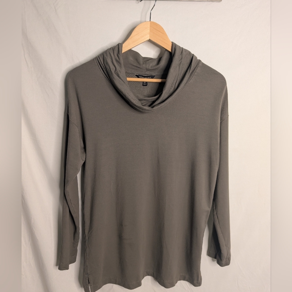 Banana Republic Light Gray Top